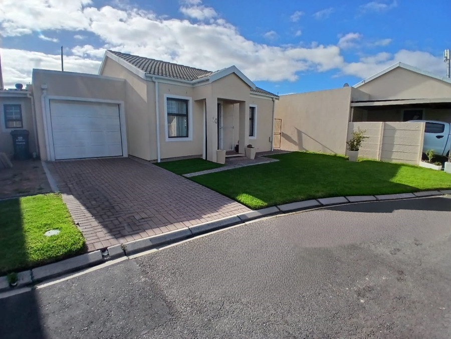 To Let 2 Bedroom Property for Rent in Guldenland Western Cape